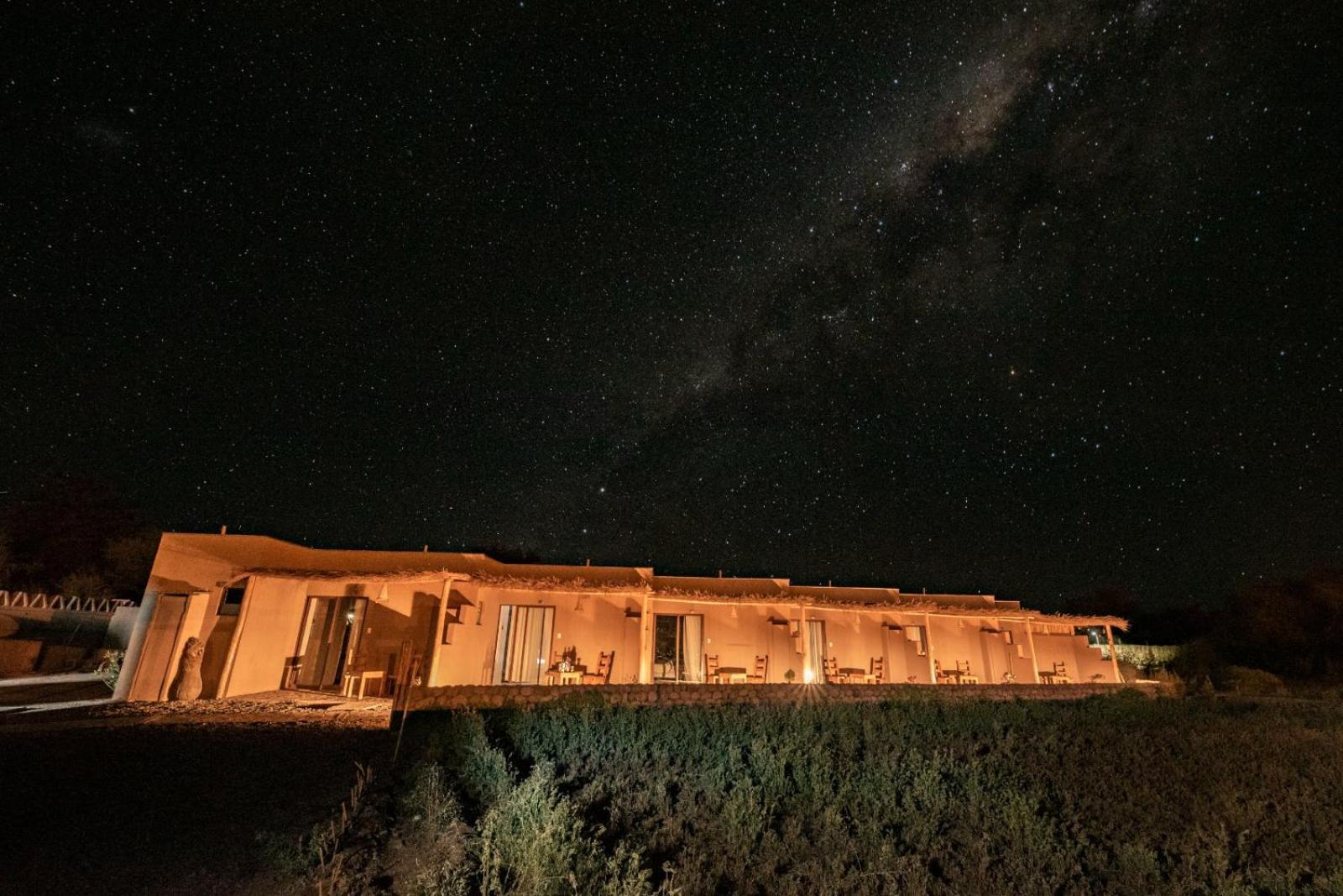 Tiunur Lodge Solor Exterior photo